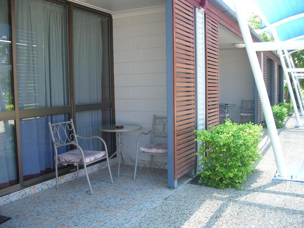 South Gladstone Motel Room photo